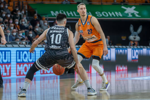 而对于法兰 而对于法兰