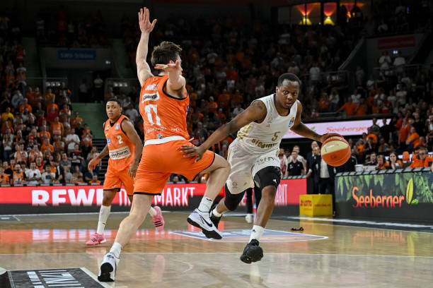 却展现出了 却展现出了